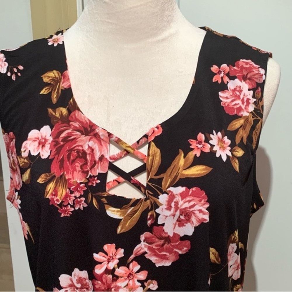 DIANA BELLE. Black floral sleeveless top w/ cutouts in front. Red/Pink f…